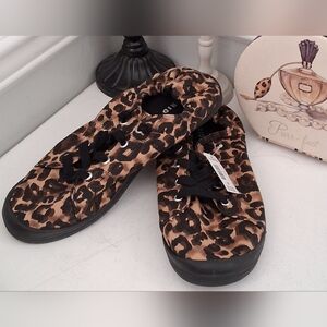 Torrid Ruched Leopard Print Sneaker Sz 10W NWT